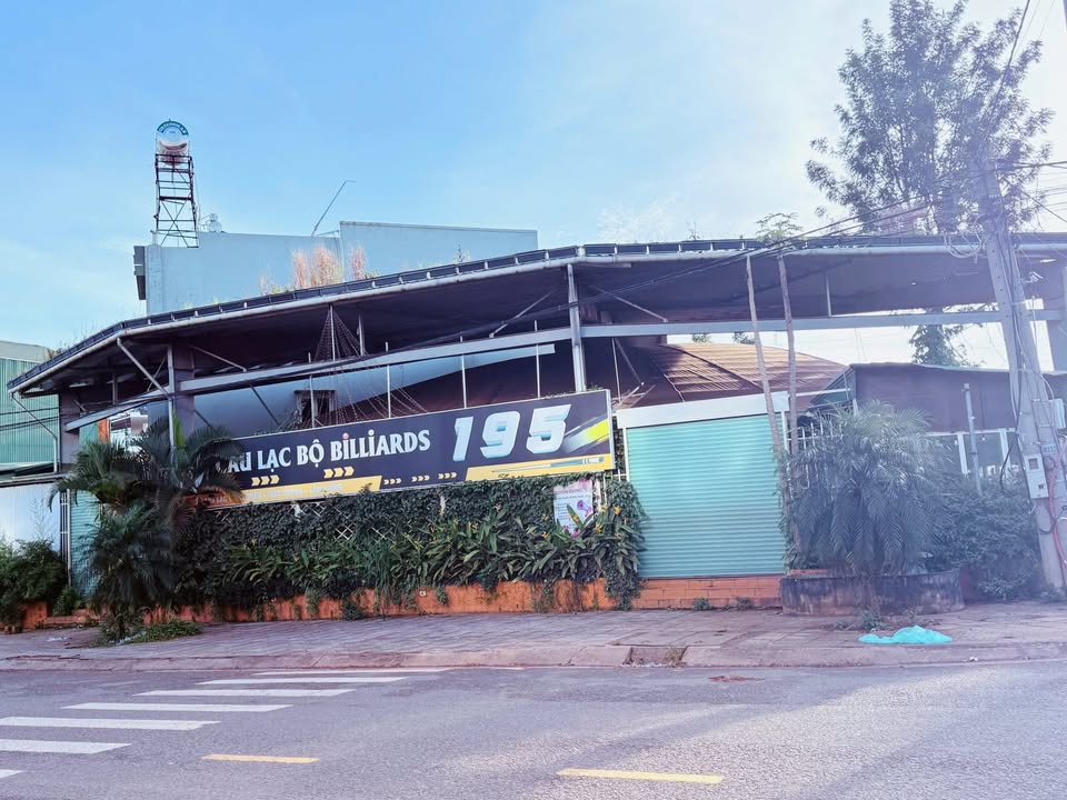 Cho thuê mặt bằng góc 2 mặt tiền 195 Lạc Long Quân, Đức Trọng - Kinh doanh sầm uất ngay chợ đầu mối