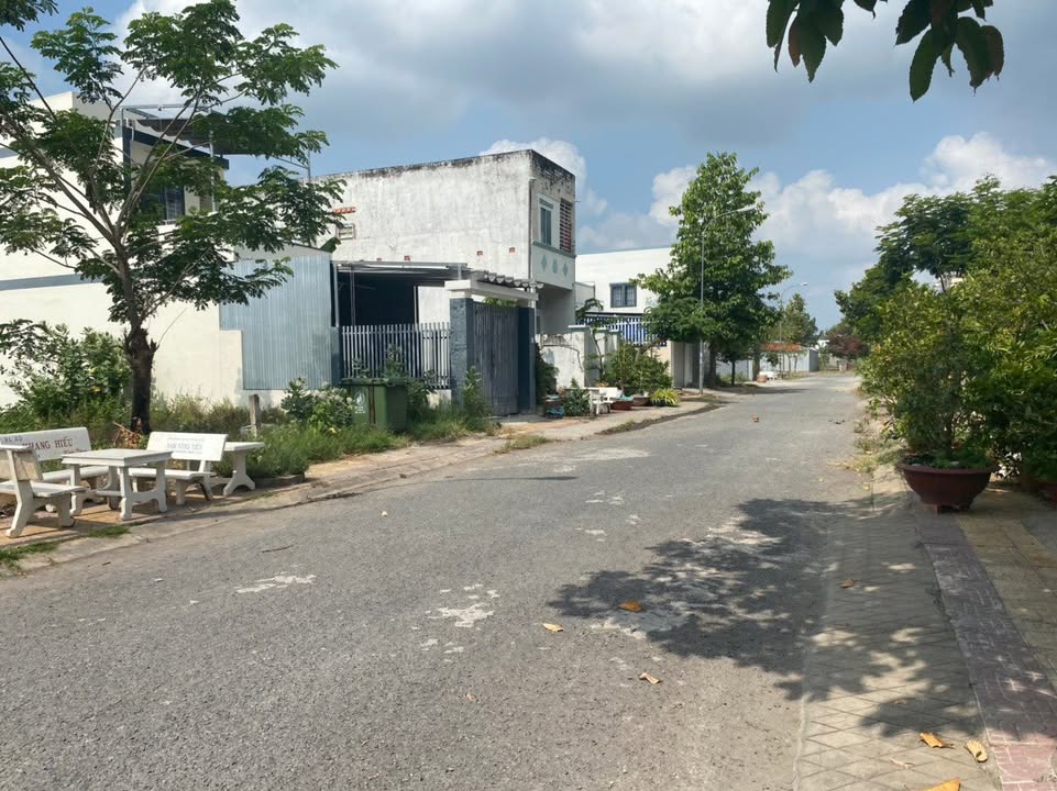 Nhà cấp 4 tại Khu dân cư Long Thạnh Hưng, Chợ Gạo, 125m² - Giá chỉ 1.38 tỷ VND!