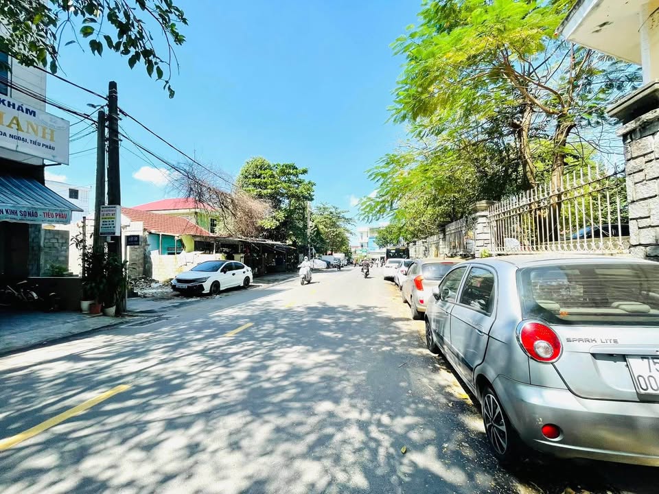 Nhà 2 tầng mặt kiệt ô tô Đoàn Hữu Trưng 95m² giá 3.05 tỷ - Cơ hội đầu tư hấp dẫn!