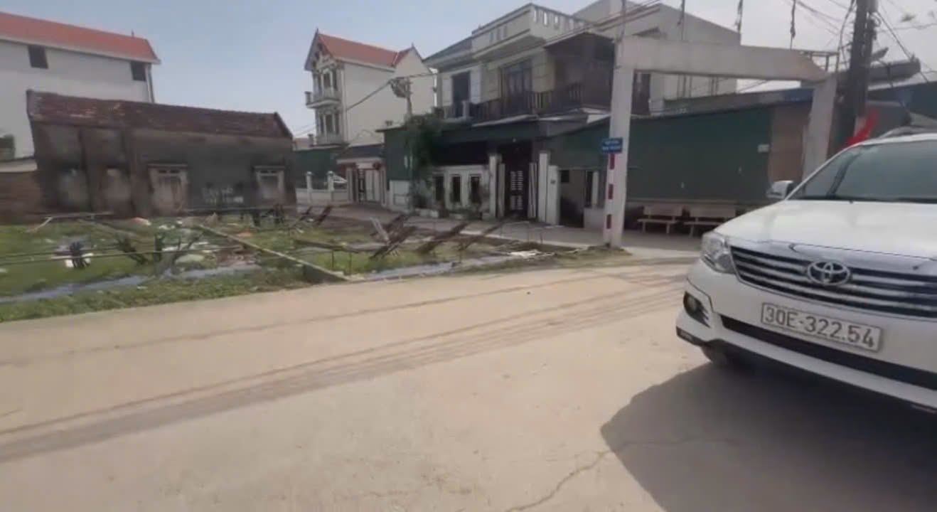 Đất thổ cư Thôn Thượng, Văn Hoàng 100m² giá 2.7 tỷ - Vị trí trung tâm, giao thông thuận tiện!