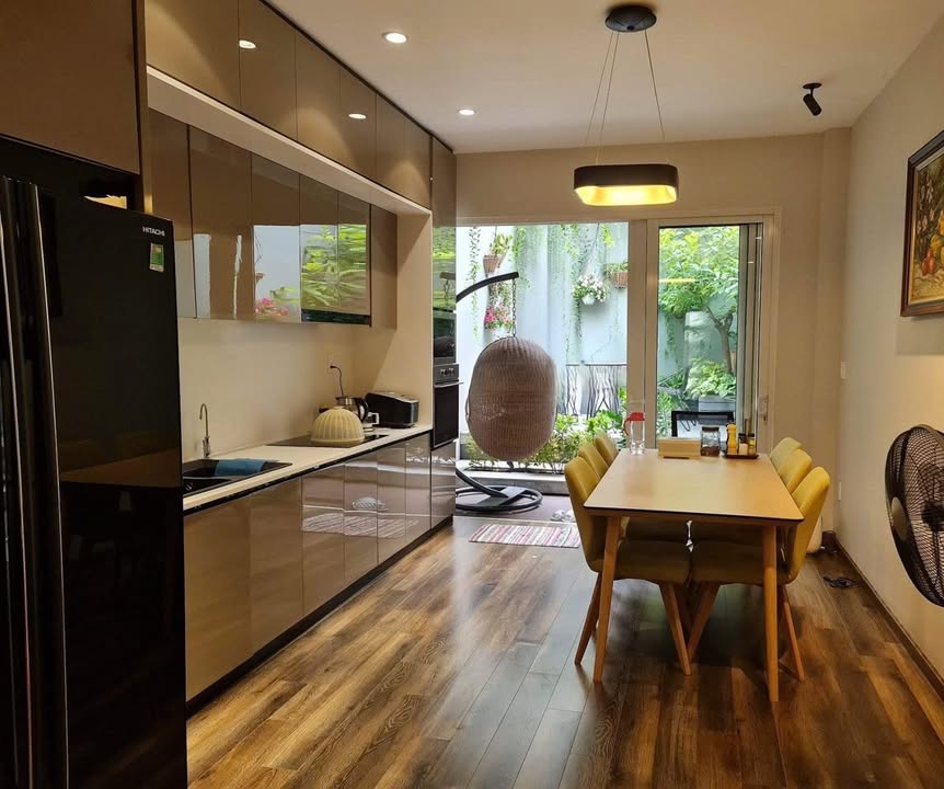 Nhà cho thuê hẻm xe hơi Hoàng Văn Thụ, Tân Bình 105m² - Full nội thất, sẵn sàng vào ở!