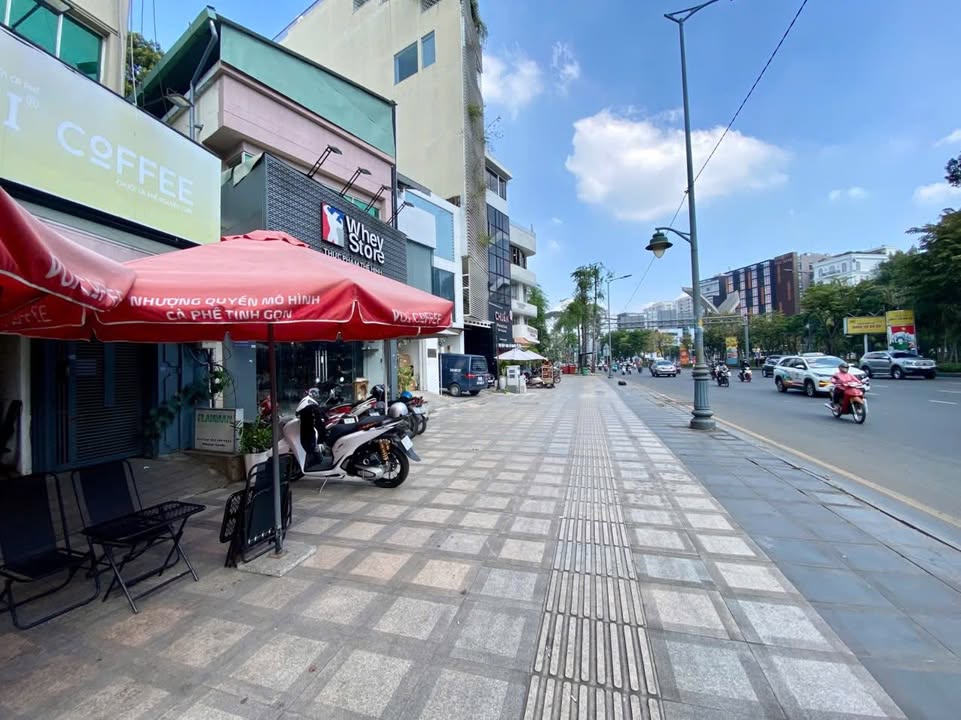 Cho thuê mặt bằng kinh doanh 49 Trần Quốc Hoàn, Tân Bình 42m² - Đối diện công viên Hoàng Văn Thụ!