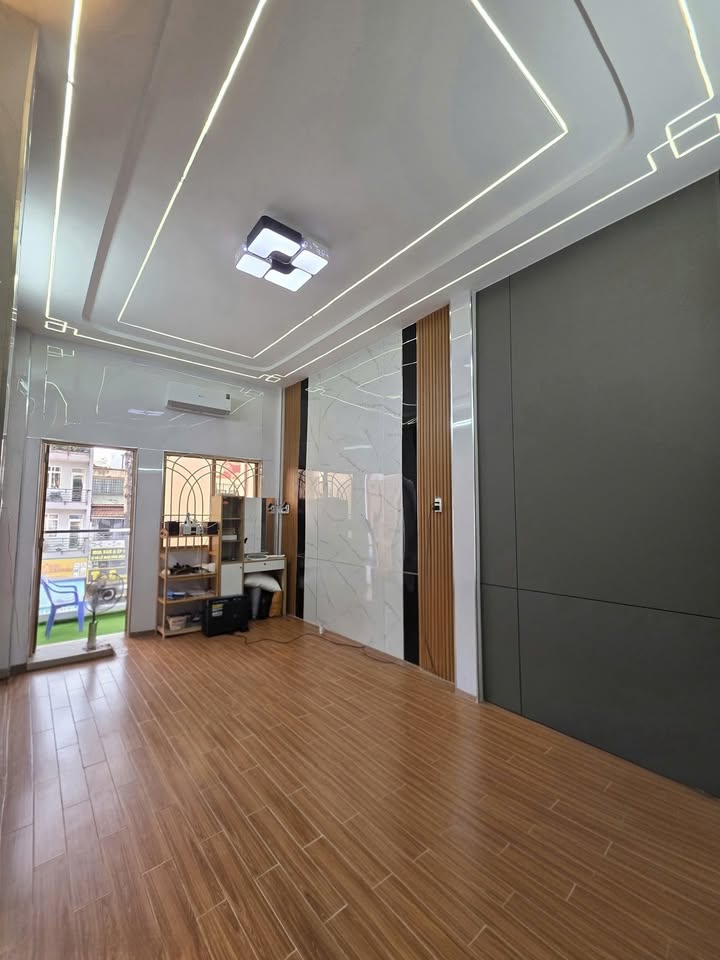 Cho thuê mặt tiền Ngô Gia Tự, Quận 10 - Diện tích 30m², Giá 25 triệu/tháng - Vị trí đắc địa thuận tiện kinh doanh!