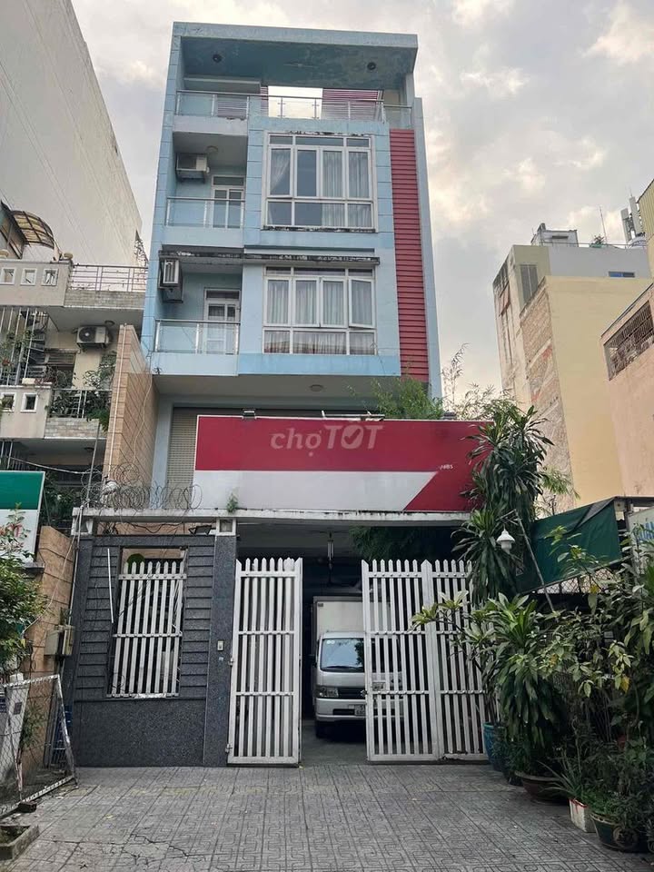 Nhà nguyên căn đường 3/2, Quận 10, 231m² - Thích hợp làm văn phòng, thẩm mỹ viện!