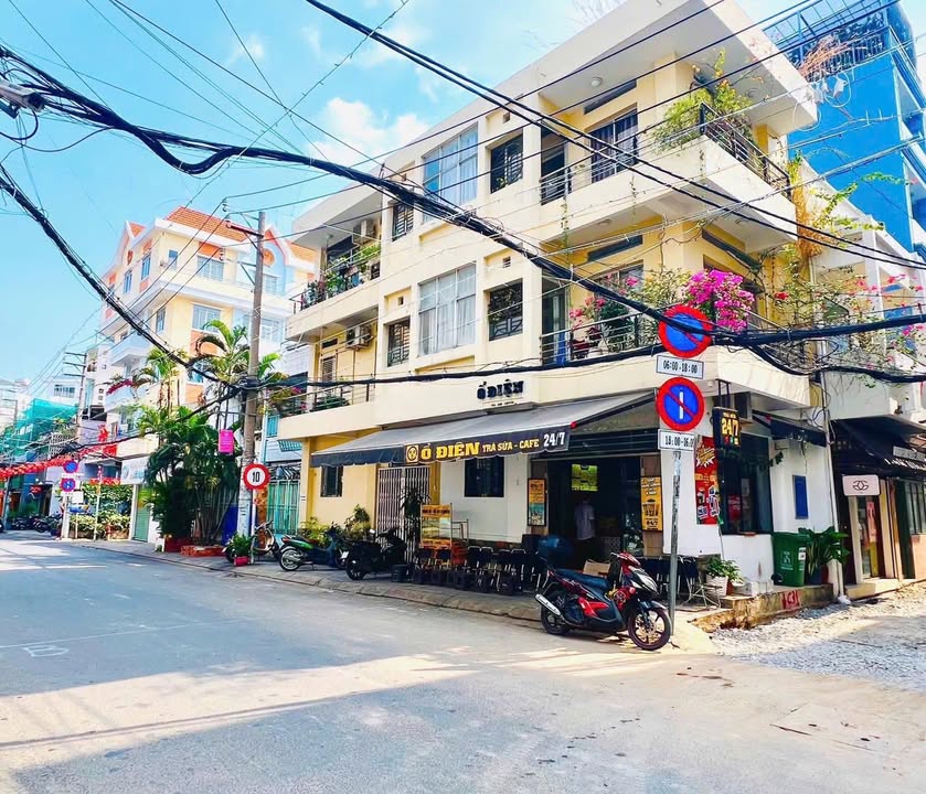 Nhà nguyên căn mặt tiền Đoàn Thị Điểm, Phú Nhuận - Thích hợp kinh doanh, giá thỏa thuận!