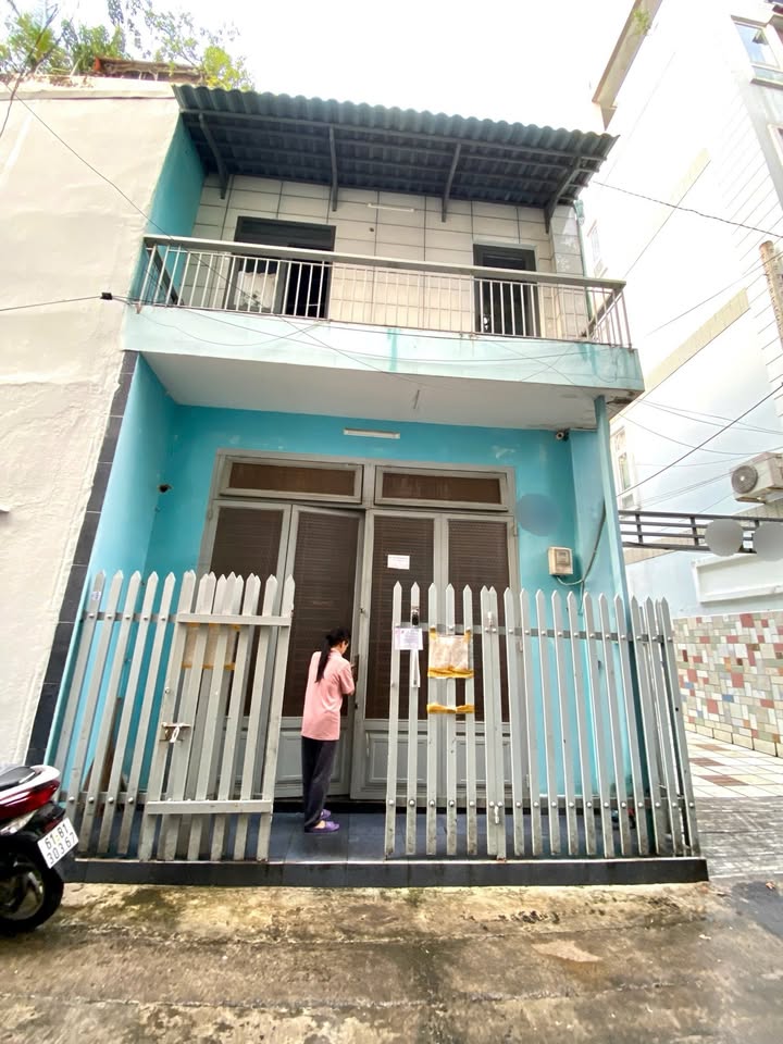 Nhà hẻm Đặng Văn Ngữ, Phú Nhuận 50m² giá 15 triệu - Hẻm xe hơi đỗ cửa