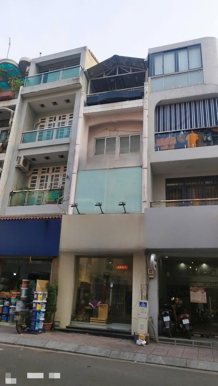 Mặt tiền Huỳnh Văn Bánh, Phú Nhuận 35m² giá 25 triệu - Kinh doanh ngay!