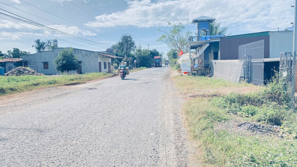 Đất mặt tiền nhựa DH2, xã N Thôn Hạ, Đức Trọng 600m² giá 2.3 tỷ - Kinh doanh thuận lợi!