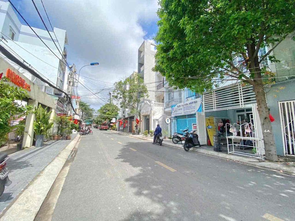 Nhà cấp 4 mặt tiền đường Số 49, Quận 7 - Giá 15.8 tỷ, cơ hội đầu tư tuyệt vời!