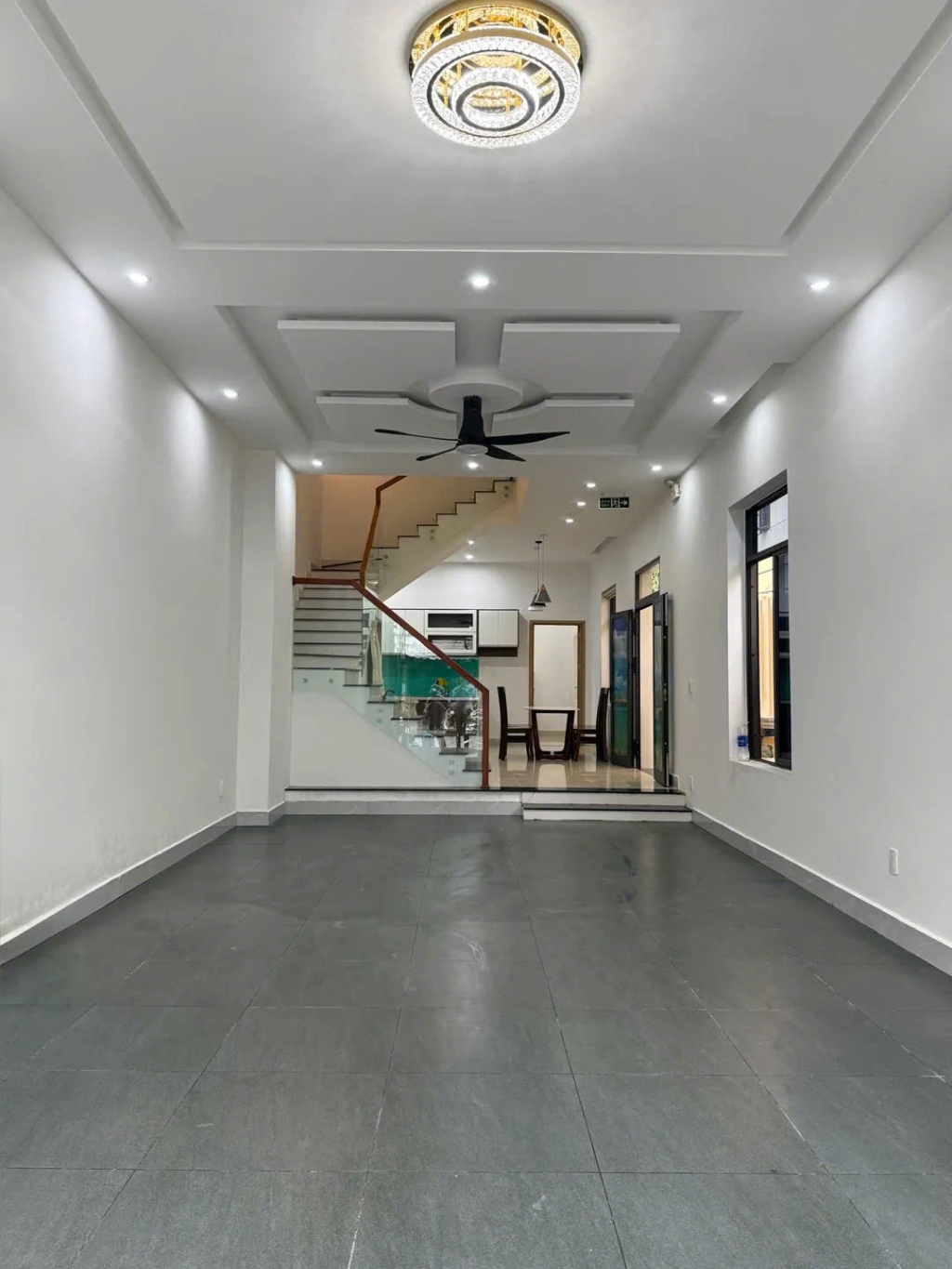 Nhà 3 tầng mặt tiền đường 2 tháng 9, Đà Nẵng, 90m² - Giá thương lượng hấp dẫn!