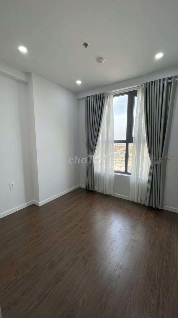 Căn hộ 2 phòng ngủ tại Bcons Bee, giá 3 triệu - Phòng master full nội thất