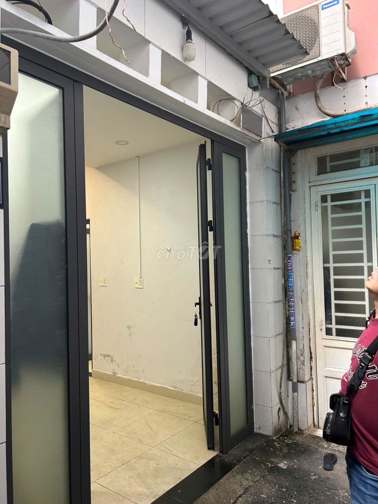 Bán nhà Huỳnh Văn Bánh, P11, Phú Nhuận 33m² giá 2.8 tỷ - An ninh, tiện nghi