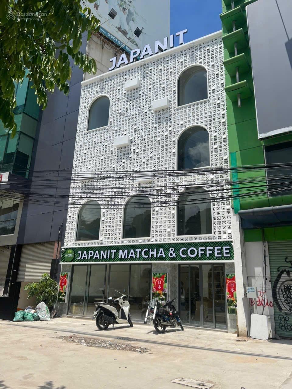 Bán nhà mặt tiền 123 Cách Mạng Tháng 8, Quận 1 - Vị trí đắc địa hai mặt tiền