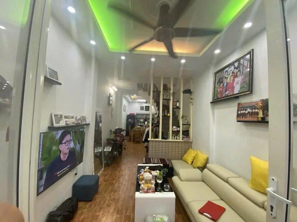 Nhà phố Cầu Diễn 41m² giá 7.9 tỷ - Lô góc sáng rực rỡ, tiện kinh doanh!