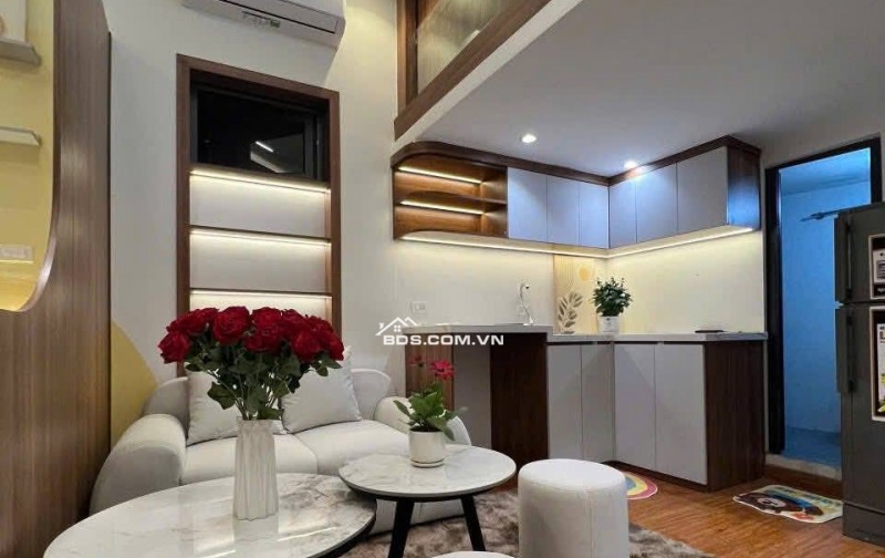 Nhà Tập Thể Dốc Thọ Lão, Hai Bà Trưng 40m² giá 2.85 tỷ - Ô tô đỗ chân cầu thang!