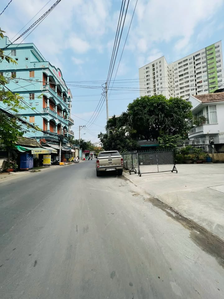 Căn hộ dịch vụ Đường 3, Thủ Đức 103m² giá 15.5 tỷ - Gần Metro chỉ 400m!