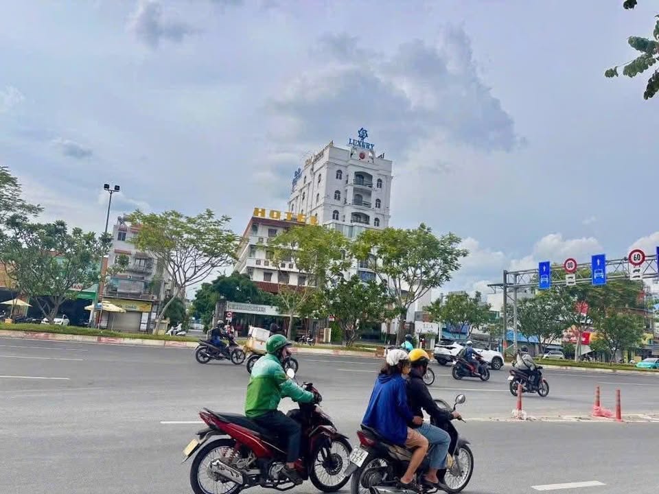 Bán gấp FrontHouse 162 Kha Vạn Cân, TP. Thủ Đức - Diện tích 732m², giá 45 tỷ!