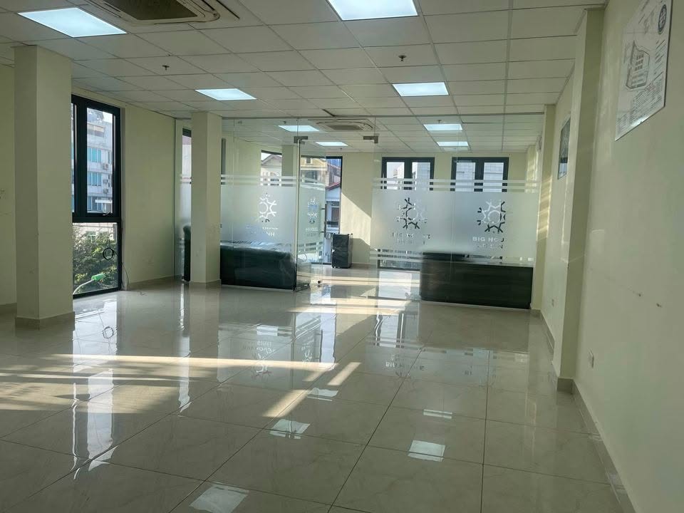 Văn phòng cho thuê Khương Đình 120m² giá 18 triệu - Không gian làm việc lý tưởng!
