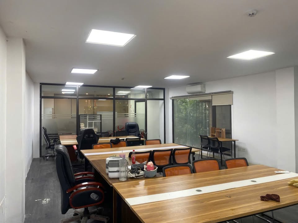 Văn phòng cho thuê Nhân Chính, Thanh Xuân 110m² giá 21.5 triệu - Không gian làm việc lý tưởng!