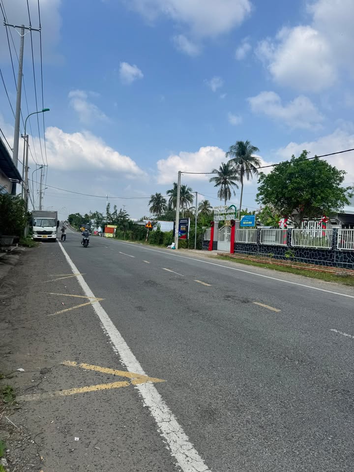 Mặt tiền FrontHouse Nguyễn Chí Thanh, Bình Thủy 96m² giá 1.8 tỷ - Đầu tư sinh lời ngay!