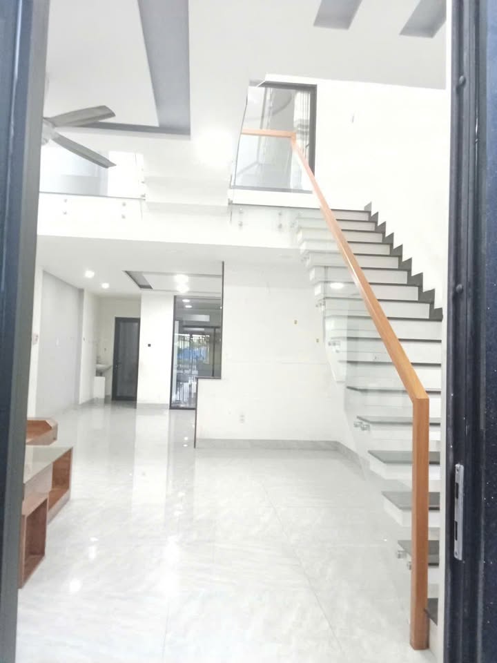 Nhà 2 tầng 2 mặt tiền kiệt ô tô Nguyễn Đình Chiểu 75m² giá 5 tỷ - Kinh doanh tốt!