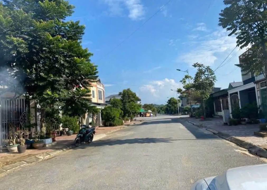 Đất nền đẹp đường N4 Vạn Hoà, TP Lào Cai 138.75m² giá 2.1 tỷ - Khu tái định cư thuận lợi!