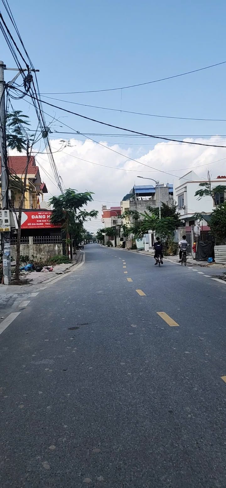 Nhà riêng thôn 2 Bắc Sơn 108m² giá 4 tỷ - Đường rộng 9m, vị trí thuận lợi!