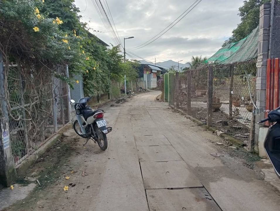 Cho thuê mặt bằng 53m² tại Đường Tỉnh Lộ 8, Diên Sơn - Bên trong có gác lửng!