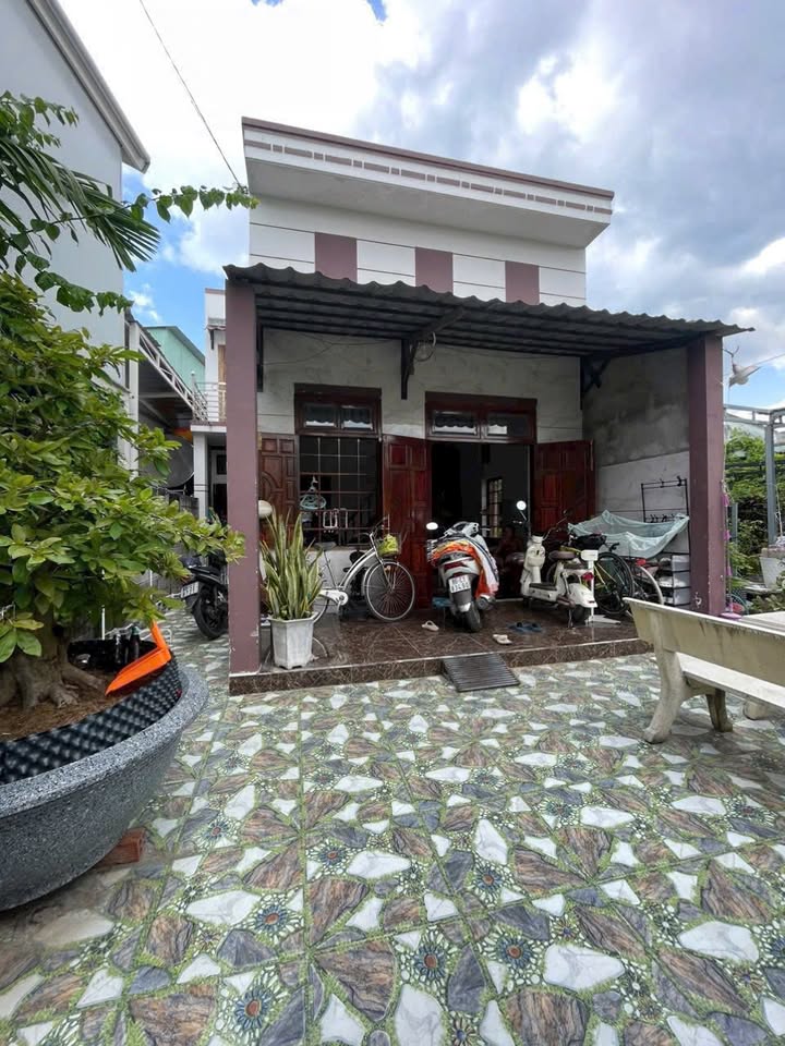 Nhà sân vườn Phong Nẫm, Phan Thiết 240m² giá 1.8 tỷ - Sẵn sàng vào ở!