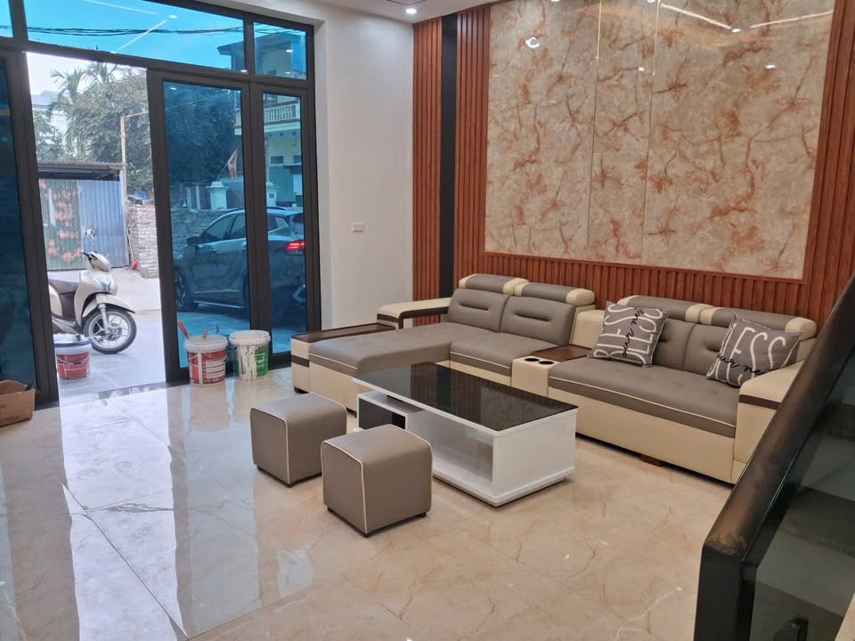 Nhà 3 tầng Trương Hán Siêu, Phúc Thành 95m² giá 5 tỷ - Tiện nghi đầy đủ, ô tô vào tận nơi!