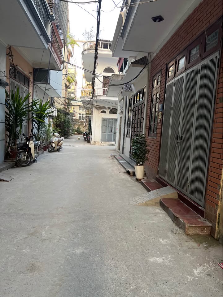 Nhà đẹp Bế Văn Đàn, Hà Đông 45m² giá 13.7 tỷ - Vị trí đắc địa, tiện ích đầy đủ!