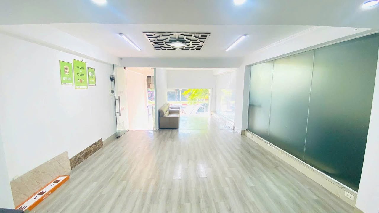 Mặt bằng kinh doanh cho thuê tại 146 Hoàng Quốc Việt 40m² - Vị trí đắc địa, thuận lợi phát triển!