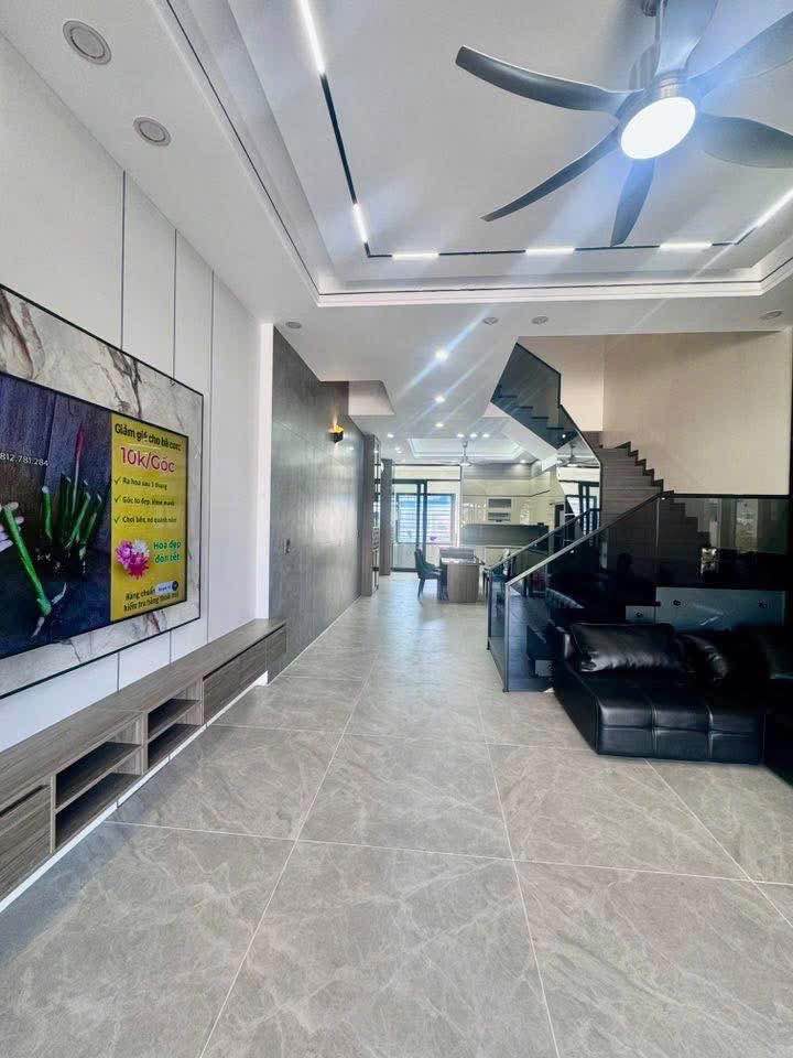 Nhà 3,5 tầng Hoàng Đồng 100m² - Thiết kế hiện đại, phong thủy tốt!