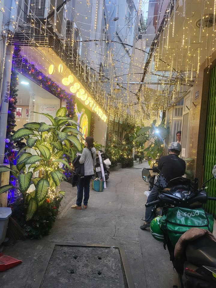 Nhà riêng Cách Mạng Tháng 8, Quận 3 - 2 Tầng, 53m² giá chỉ 4 tỷ - Tiện nghi đầy đủ!