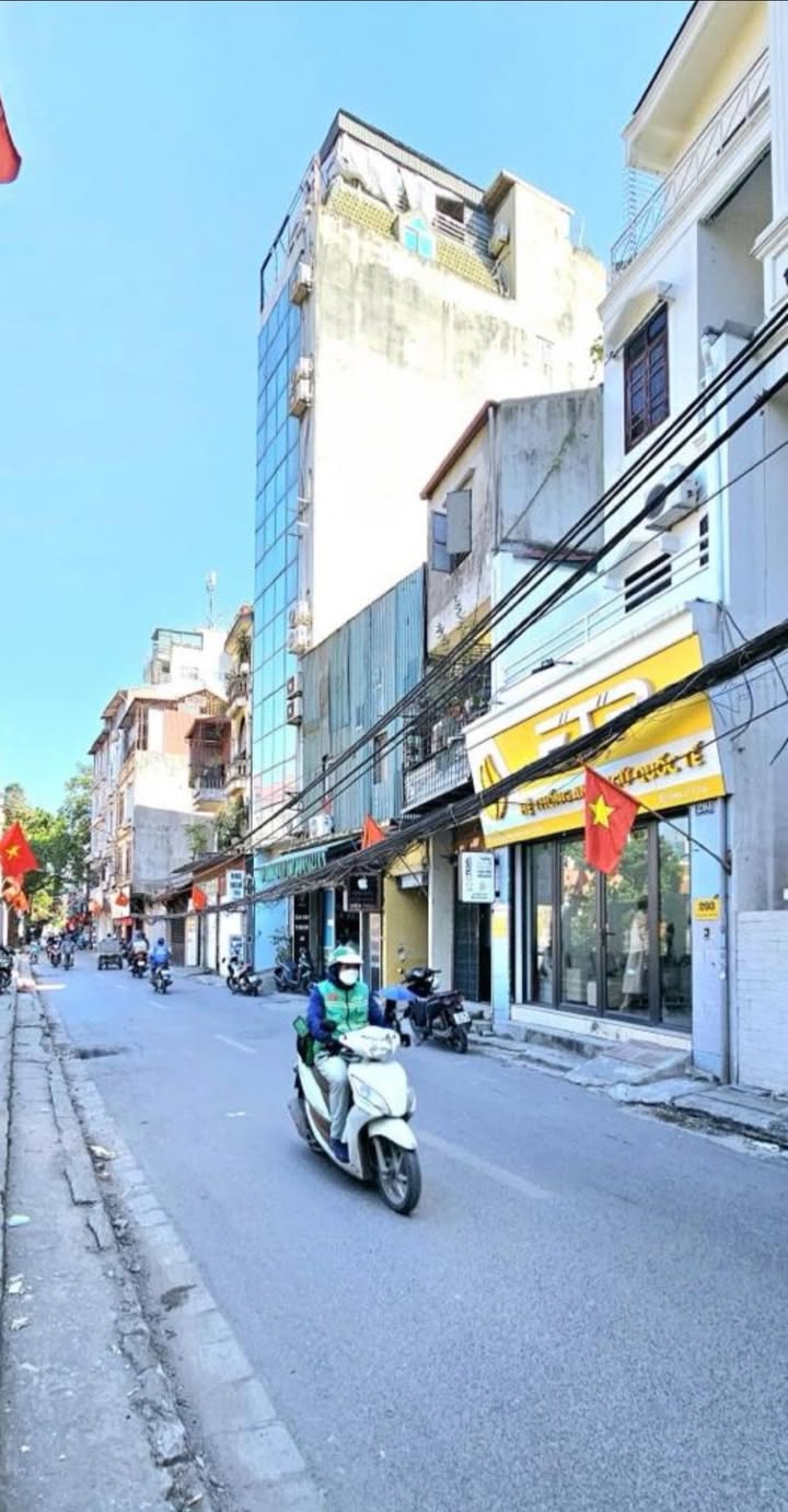 Mặt phố Quan Nhân 69m² giá 16.5 tỷ - Kinh doanh sầm uất, ô tô tránh nhau!