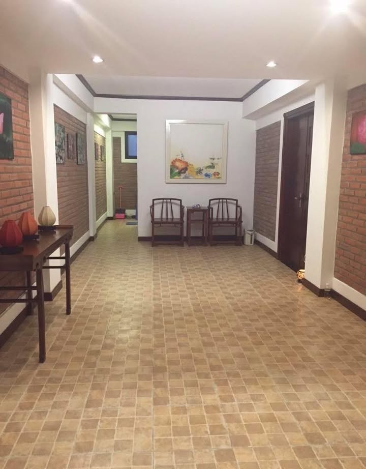 Cho thuê tòa nhà 9 tầng phố Lý Nam Đế - Thỏa thuận giá tốt!