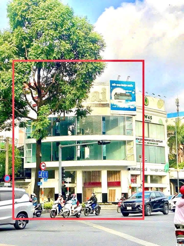 Nhà mặt tiền cho thuê tại Quận 3 - Diện tích 320m², hỗ trợ kinh doanh mọi ngành nghề!