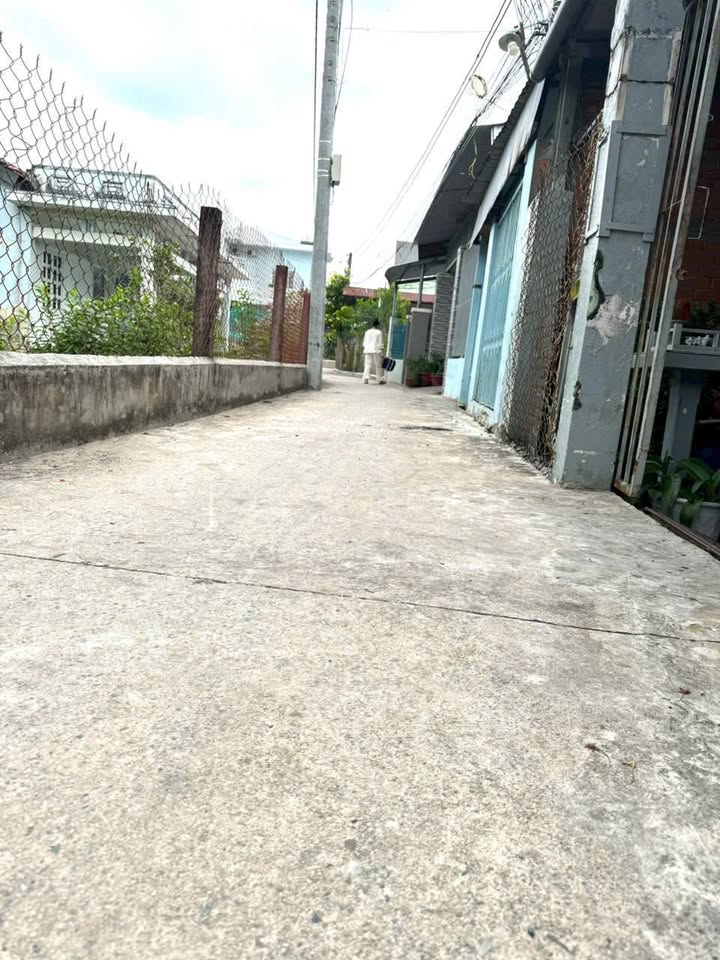 Lô đất + Nhà cấp 4 tại phường 2, Tân An, Long An - Giá chỉ 1.008 tỷ!