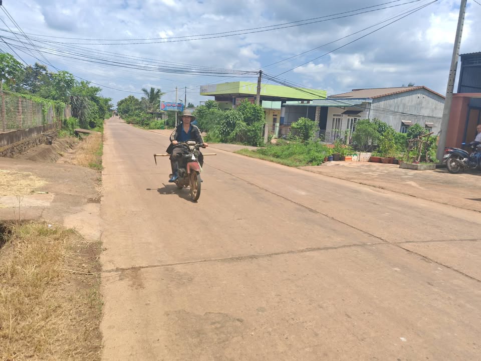 Mặt tiền kinh doanh đường Liên thôn 4, Cư Êbur 105m² giá 1.6 tỷ - Tiềm năng kinh doanh đa ngành nghề!