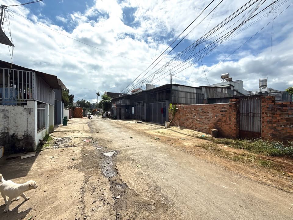 Đất mặt tiền Nguyễn Đình Hoàng, 131m² giá 4.5 tỷ - Khu dân cư đông đúc!