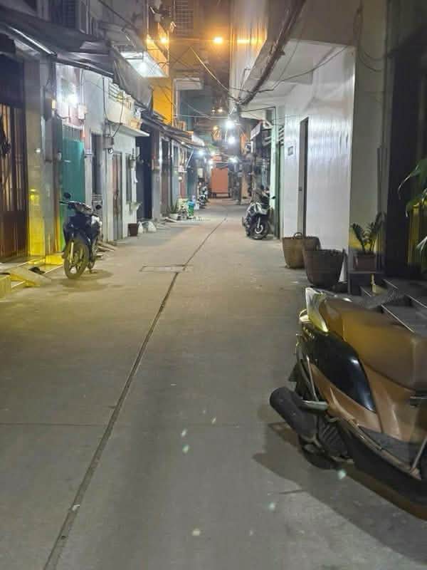 Nhà Lò Siêu, Quận 11, 24m² giá 4.85 tỷ - Nở hậu, Tiện nghi đầy đủ!