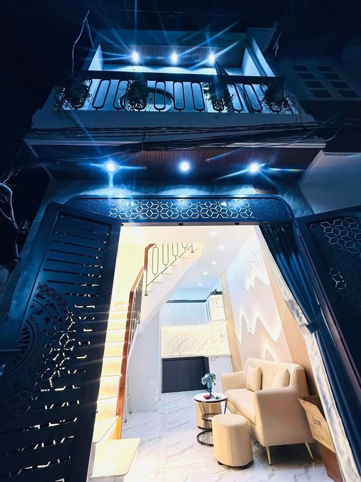 Nhà hẻm VF3, Phạm Văn Chiêu, 18m² giá 2.79 tỷ - Full nội thất, sẵn sàng vào ở!