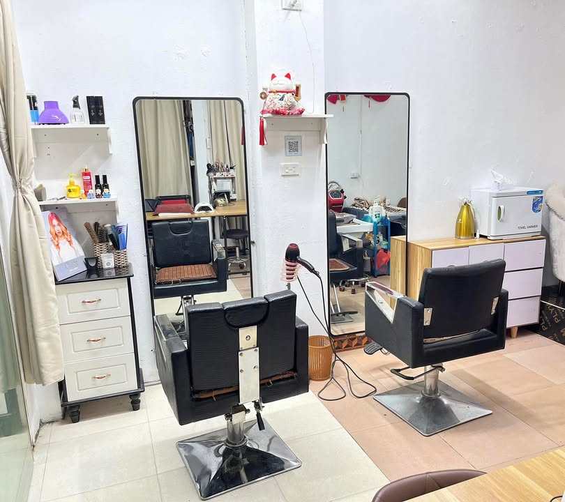 Sang nhượng quán tóc - móng - massage tại 365 Điện Biên, Cốc Lếu chỉ 2.7 triệu/tháng - Khách ổn định!