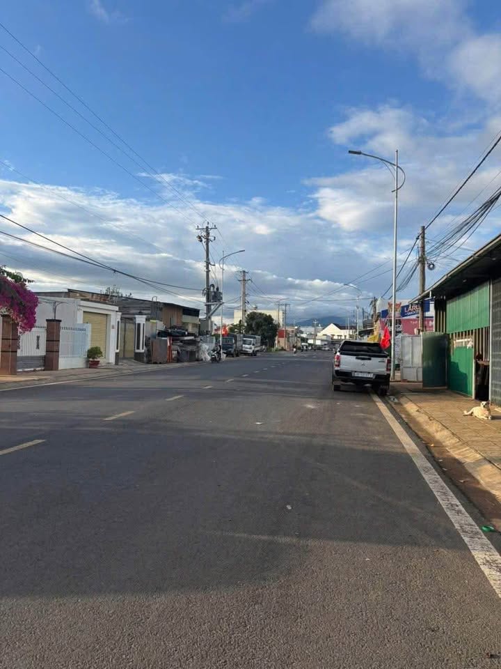 Nhà ở và Kinh doanh Hoàng Văn Thụ, Đức Trọng, Lâm Đồng - 213m² giá 5.85 tỷ - Vị trí đắc địa!