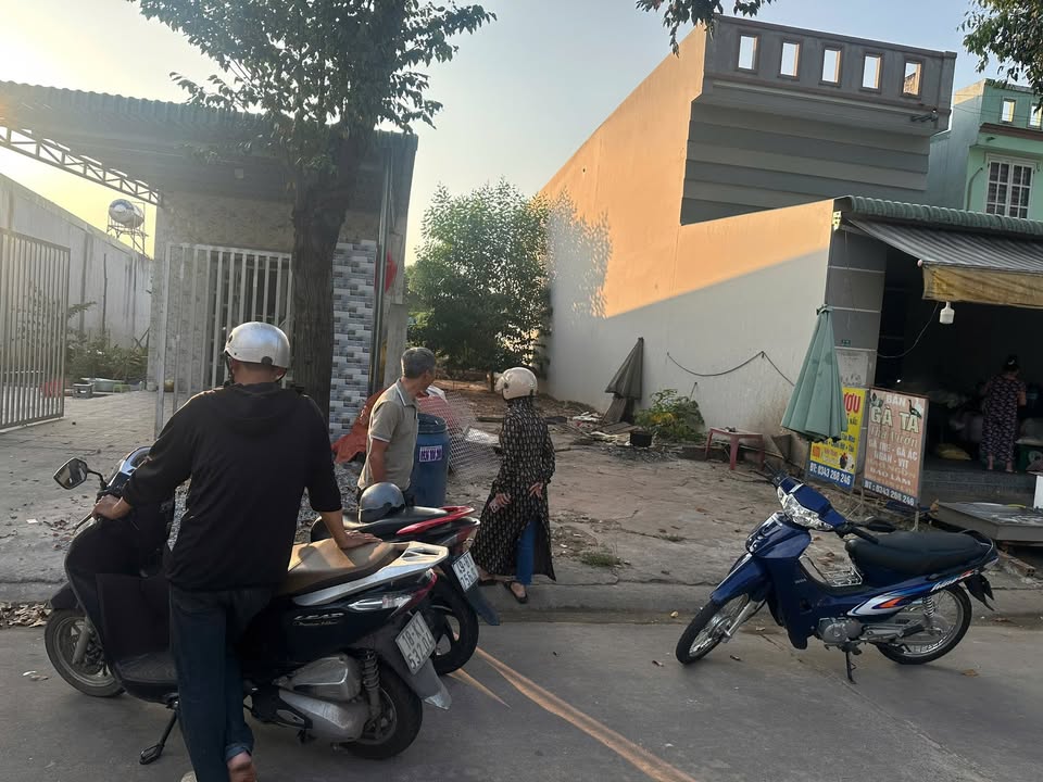 Đất nền Bến Cát 150m² giá 2.1 tỷ - Gần khu công nghiệp, tiện ích đầy đủ!