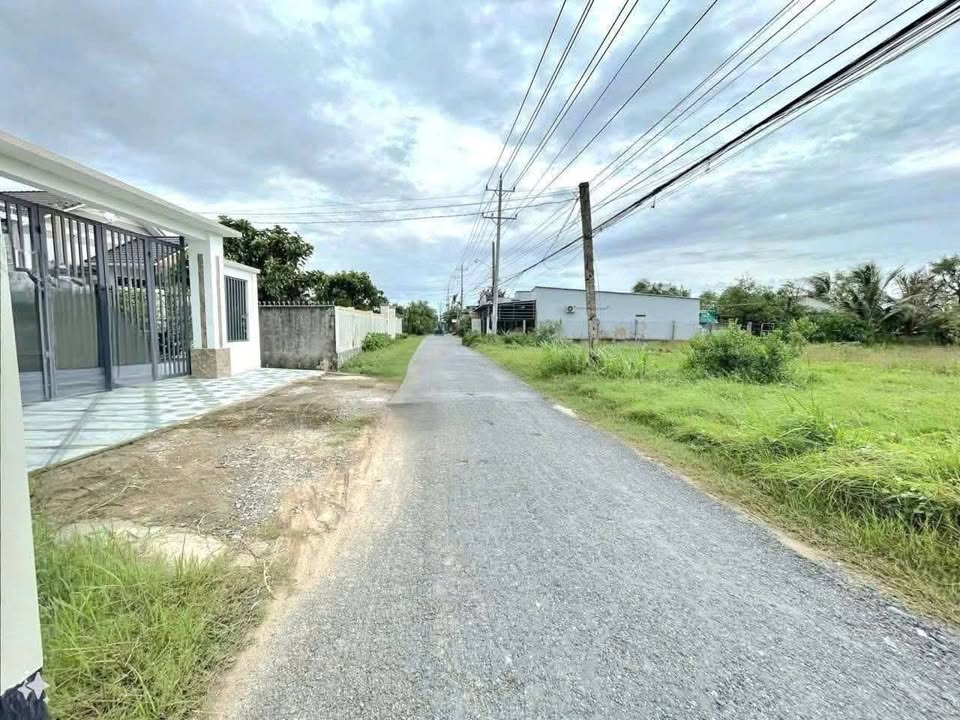 Đất mặt tiền HL 97, Long Hưng, Gò Công 205m² giá 990 triệu - Thương lượng ngay!