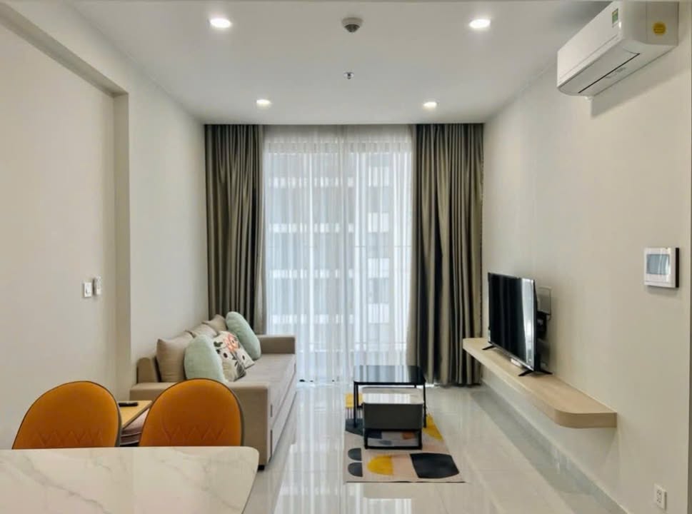 Căn hộ The Emerald Golf View Thuận An 2PN giá 9 triệu - Full nội thất, xem nhà 24/7!