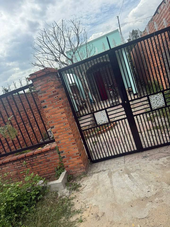 Nhà cấp 4 tại xã Phú Hòa Đông, Củ Chi 213m² giá 1.6 tỷ - Đường ô tô vào tận nơi!