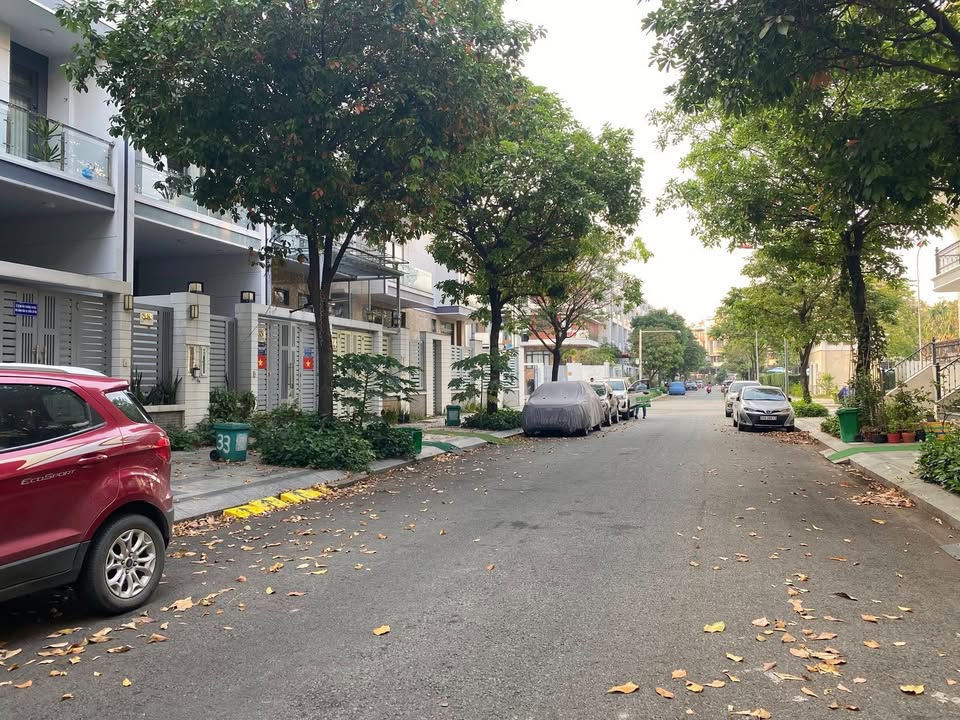 Nhà phố khu đô thị Vạn Phúc Thủ Đức 100m² giá 22 tỷ - Thiết kế hiện đại với thang máy