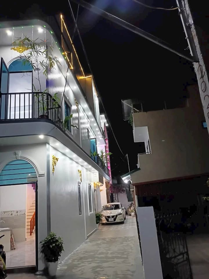 Nhà 3 tầng tại phường Việt Hòa, Hải Dương 64m² giá 2 tỷ - Thiết kế sang trọng, ô tô vào nhà!